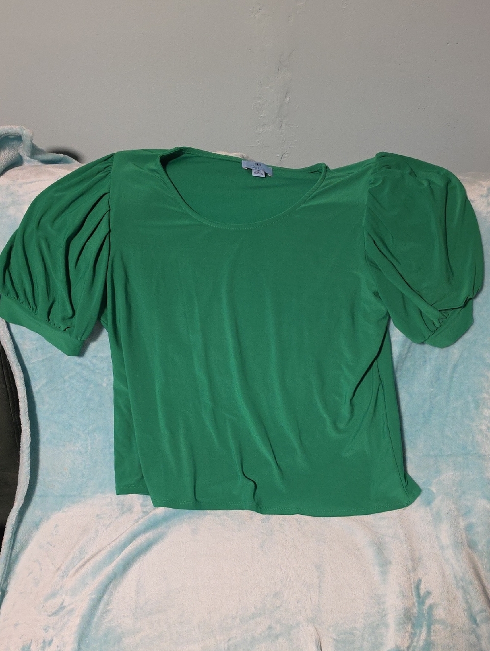 CeCe Green Puff Sleeve Tee